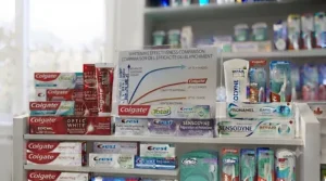 Comparing value and price for Colgate vs Crest vs Sensodyne in Canada. / Comparaison du rapport qualité-prix : Colgate vs Crest vs Sensodyne au Canada.